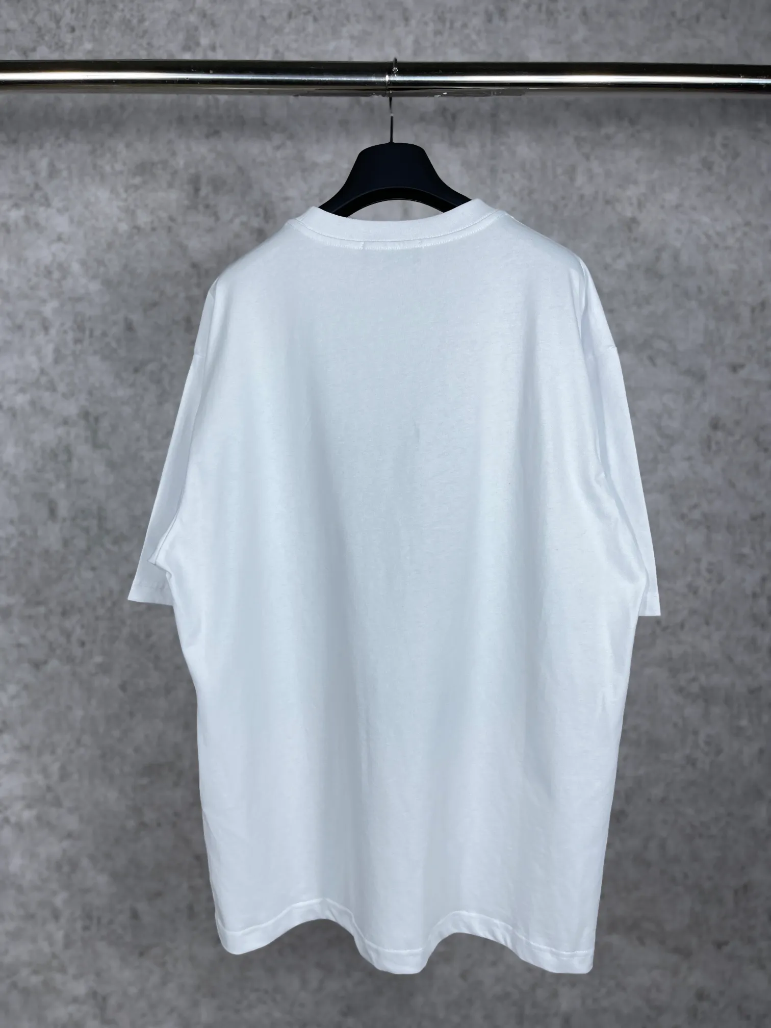 【 . Quality】 BALENCI*GA/ .Classic . 22SS#BALENCI*GA# T . ZP . 260 ， . ， 。 。Classic ， ， ， . OS . Same Style ：BL 223037 ：Black.White. Gray Size：XS L